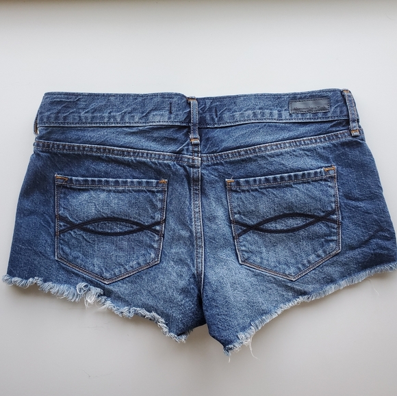 SOLD abercrombie and fitch festival jean shorts - Picture 3 of 3